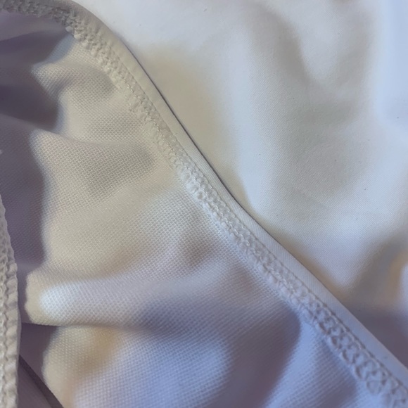 ❌DONATED❌White Lined Plunging V Detailed One Piece Swimsuit - Picture 11 of 14